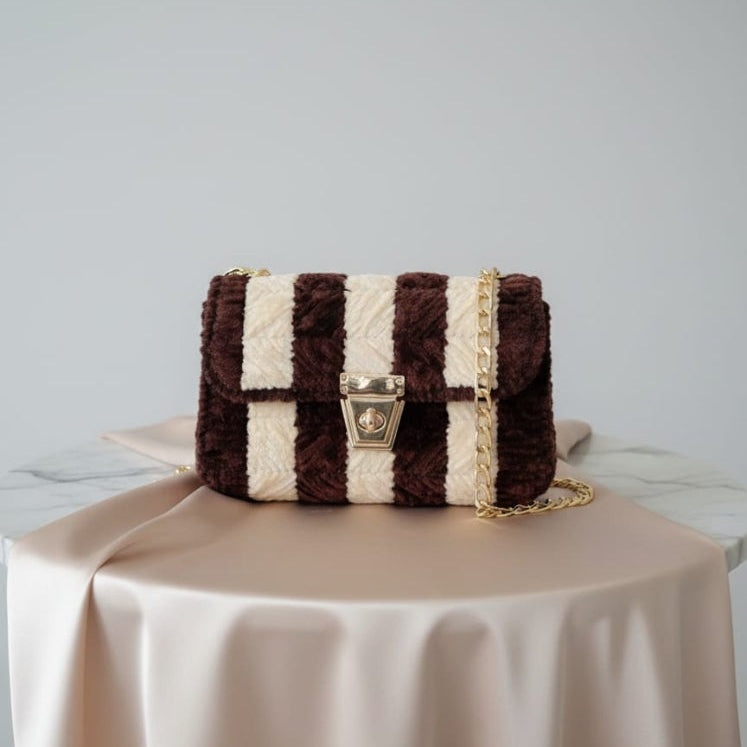 Brown and skin lining handbag 